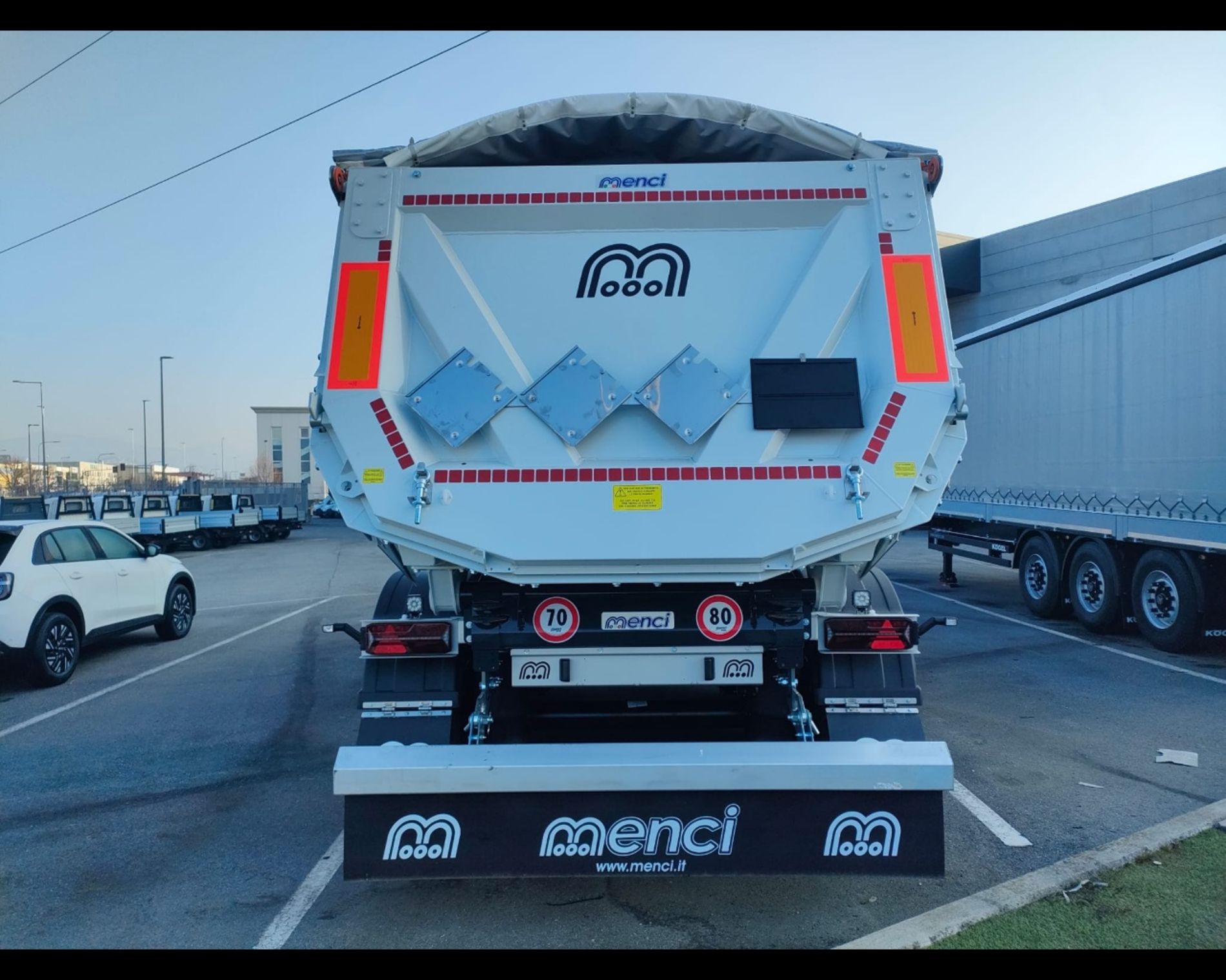 Altri marchi SEMIRIMORCHIO MENCI A TRE ASSI RIBALTABILE MOD. SA700R - AUTO INDUSTRIALE BERGAMASCA