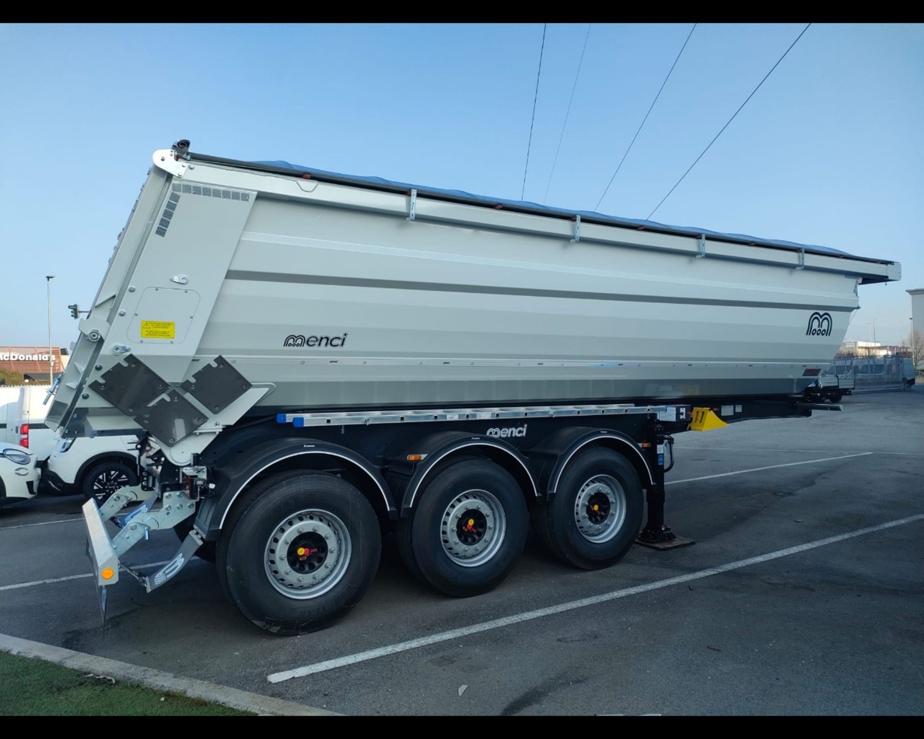 Altri marchi SEMIRIMORCHIO MENCI A TRE ASSI RIBALTABILE MOD. SA700R - AUTO INDUSTRIALE BERGAMASCA