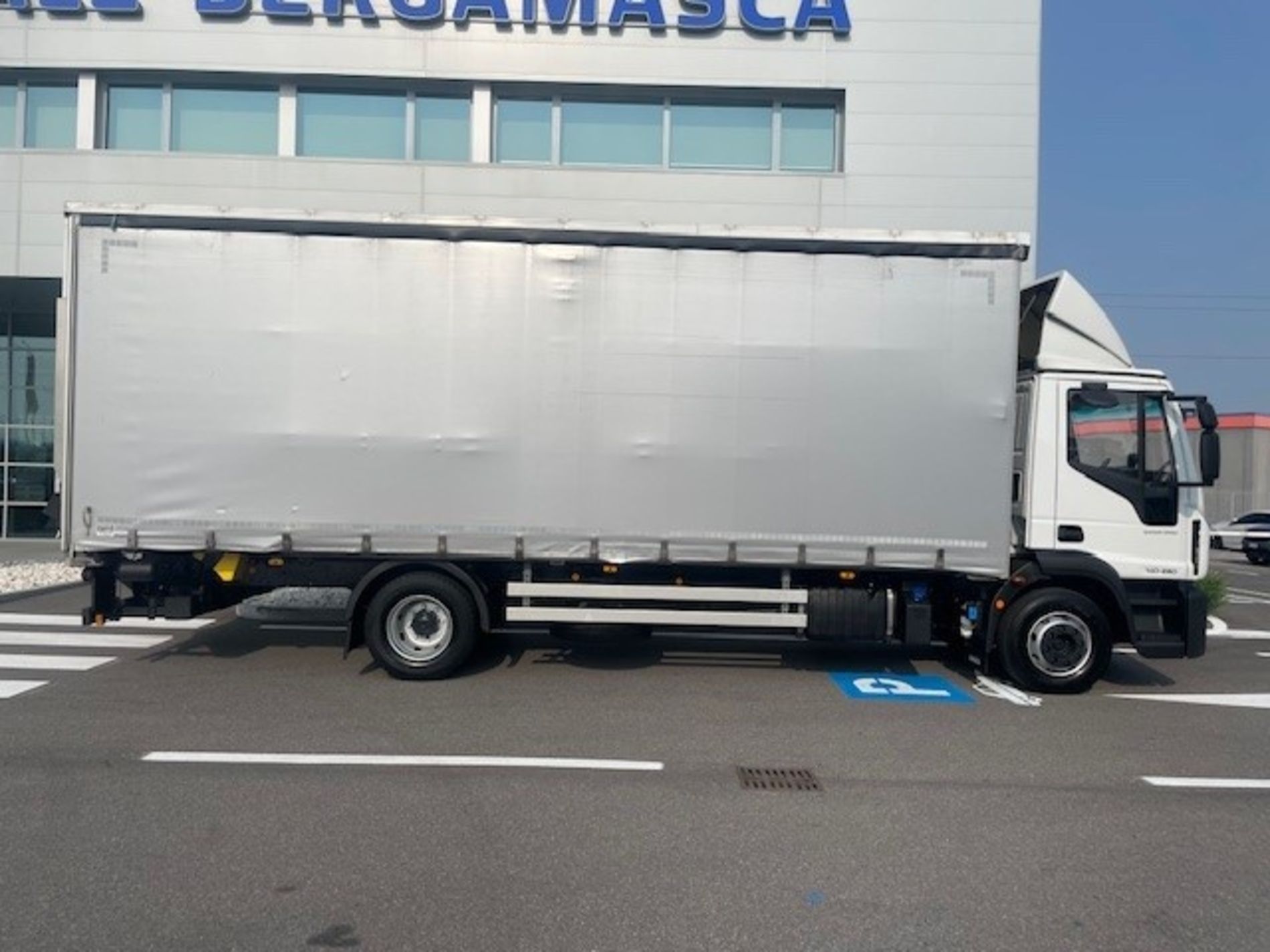 IVECO EUROCARGO ML140E28 P CENTINA FRANCESA +SPONDA BATTUTA15Q - AUTO INDUSTRIALE BERGAMASCA