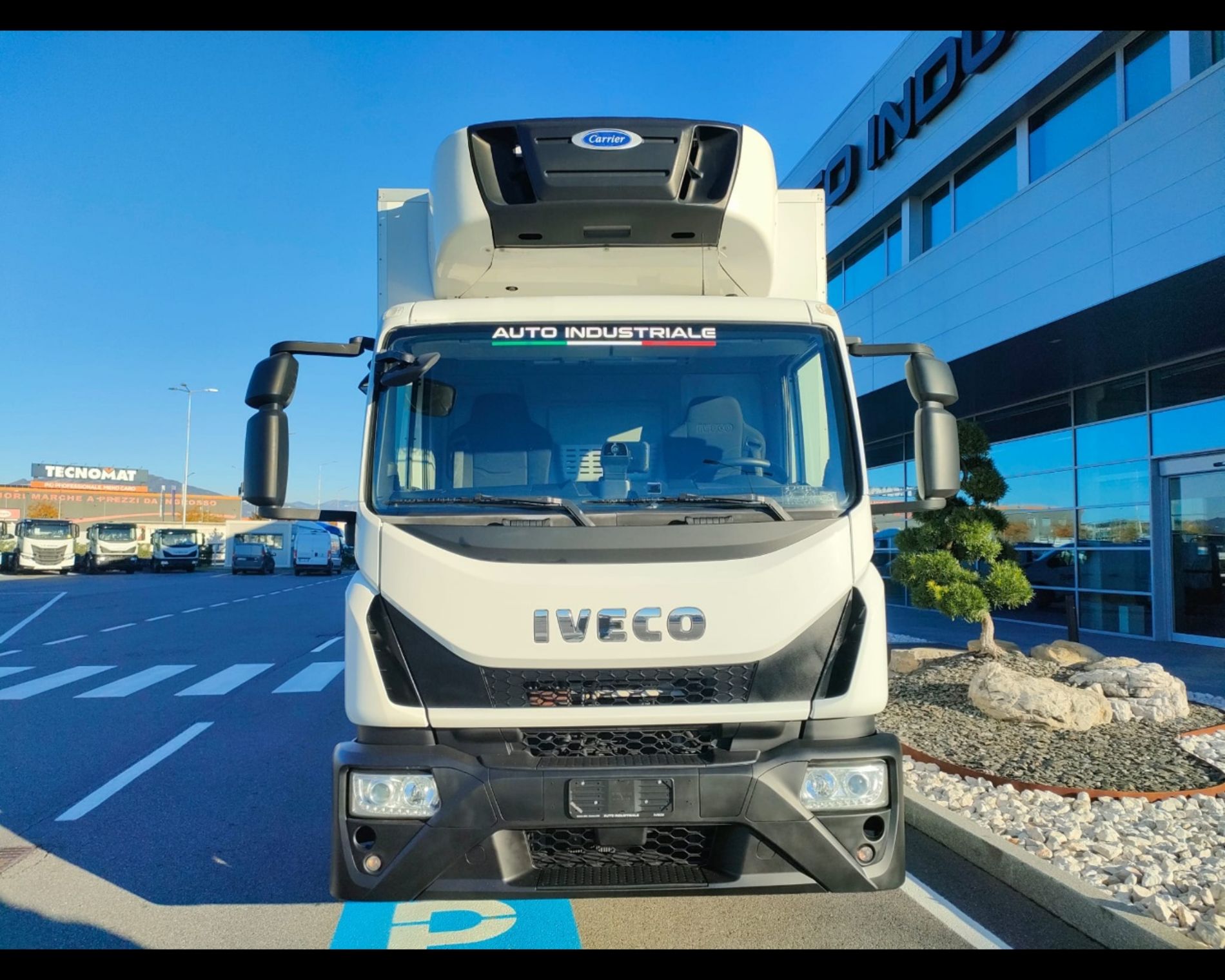 IVECO EUROCARGO 140E28P CELLA ISOTERMICA CON SPONDA RETRATTILE  - AUTO INDUSTRIALE BERGAMASCA