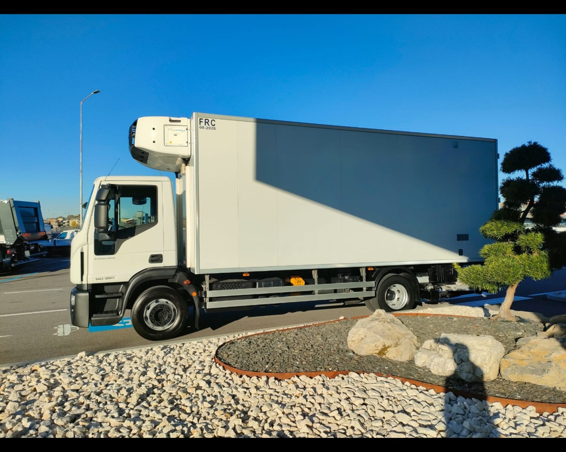 IVECO EUROCARGO 140E28P CELLA ISOTERMICA CON SPONDA RETRATTILE  - AUTO INDUSTRIALE BERGAMASCA