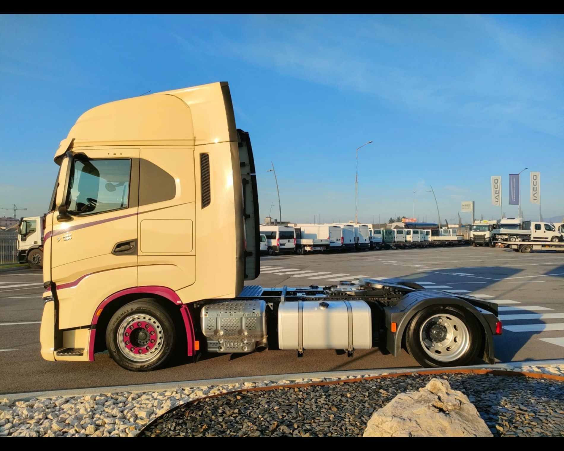 IVECO S-Way AS 440.180 - S-Way AS 440.180 4x2 C13 S49T/FP LT hi-tronix - AUTO INDUSTRIALE BERGAMASCA