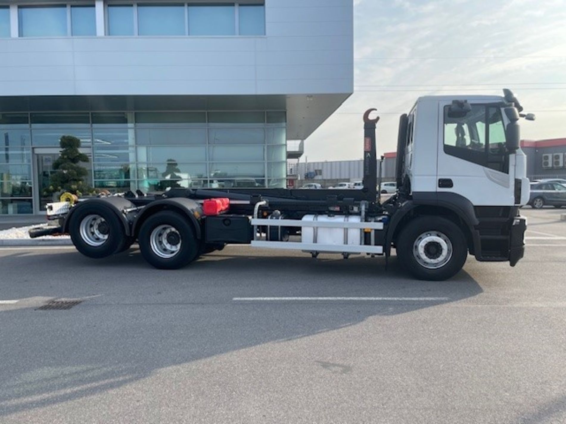 IVECO Stralis AD 260X46Y/PS E6 con gancio scarrabile - AUTO INDUSTRIALE BERGAMASCA