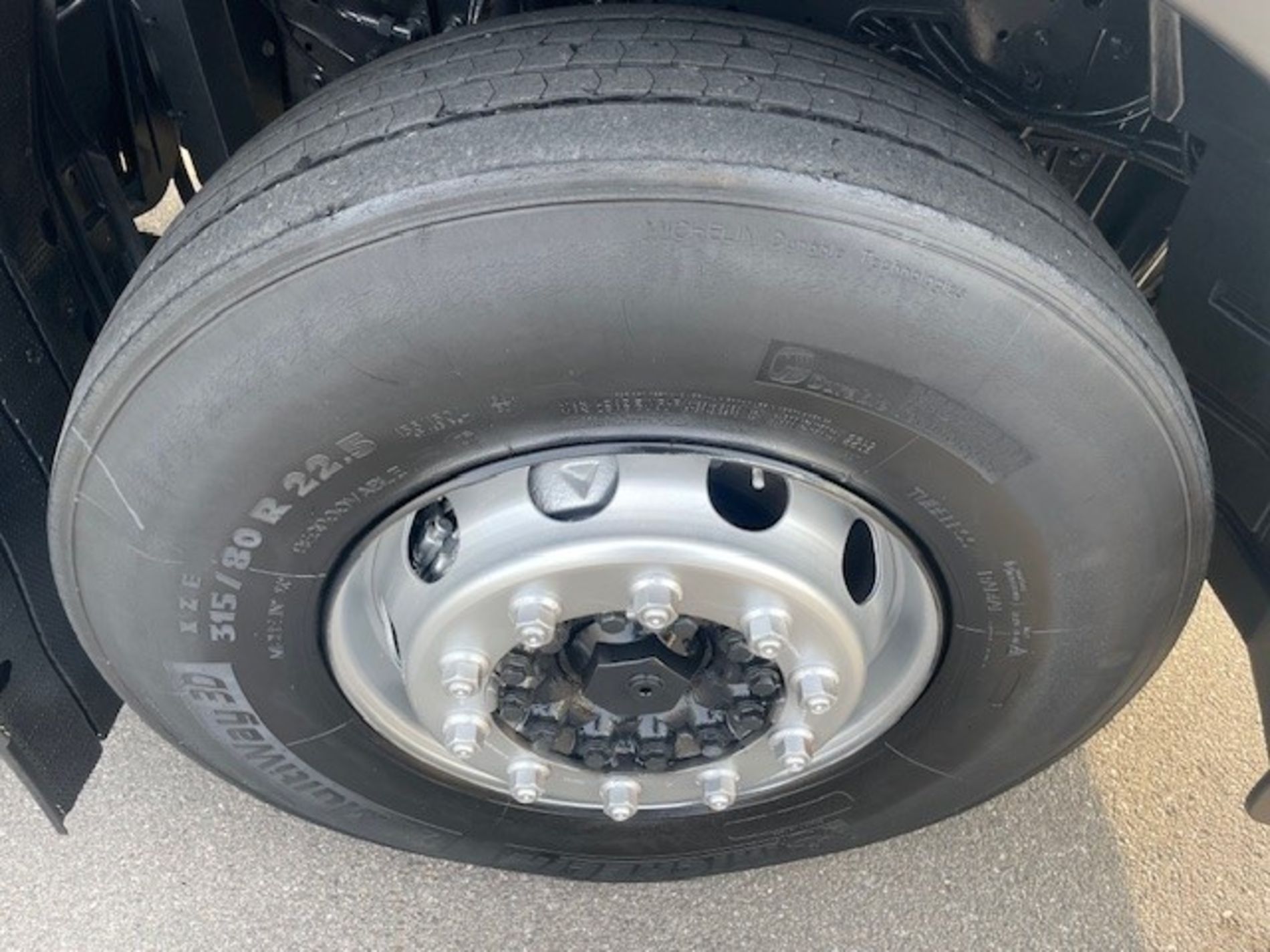 IVECO Stralis AD 260X46Y/PS E6 con gancio scarrabile - AUTO INDUSTRIALE BERGAMASCA