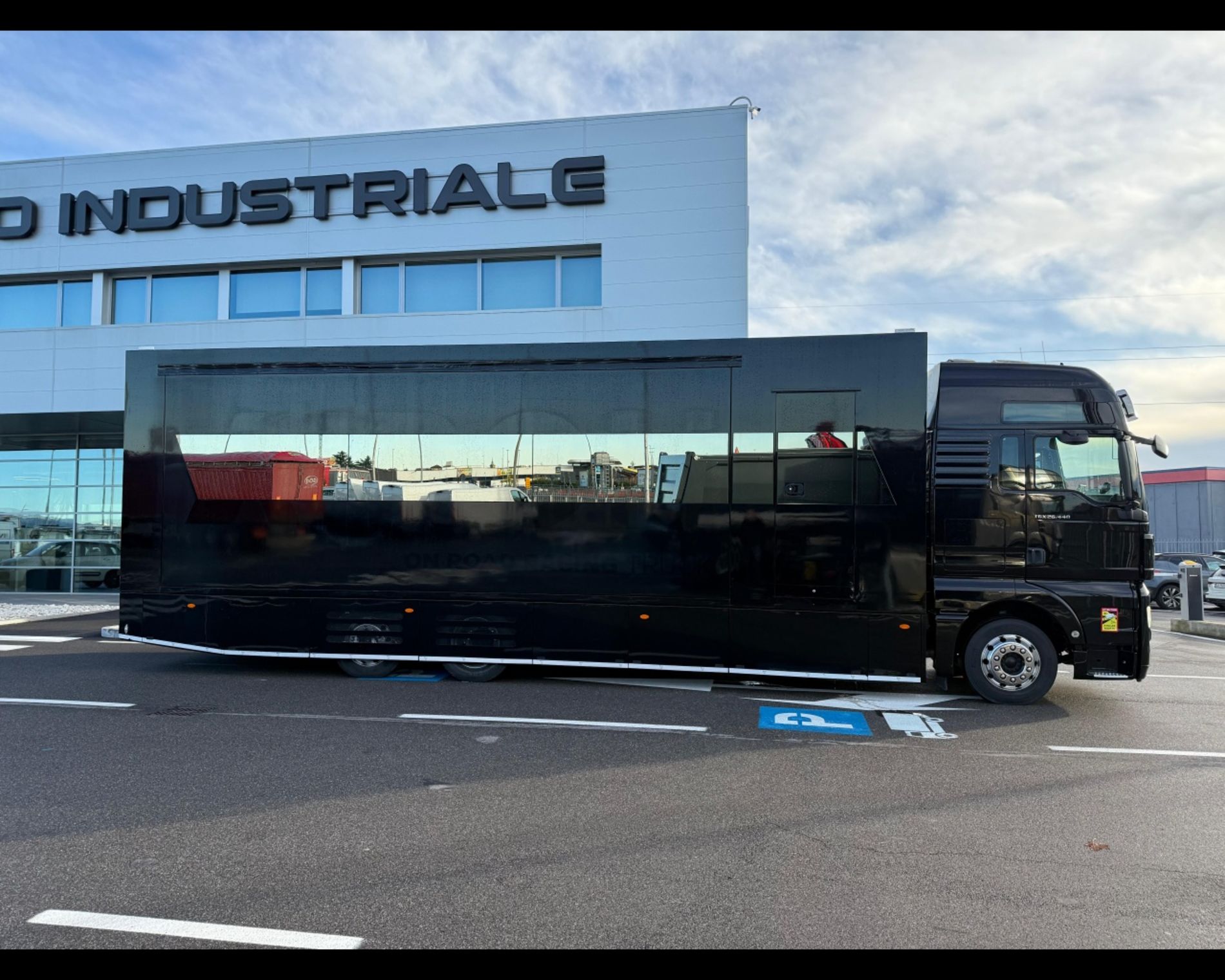 MAN MOTORHOME ESPOSITIVO MAN TGX 30ASSI 440CV EURO 5 - AUTO INDUSTRIALE BERGAMASCA