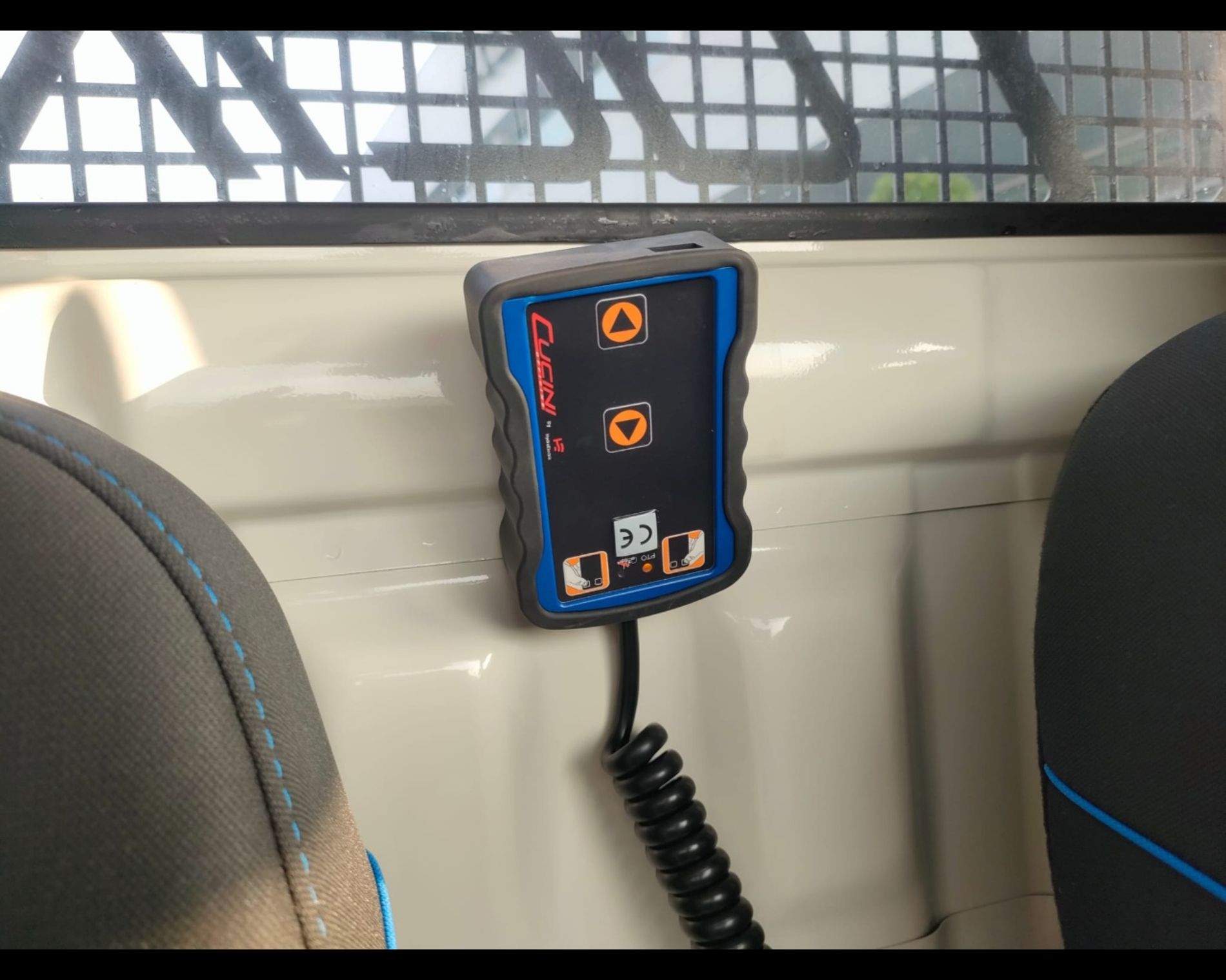 PIAGGIO NP6 TWB CHASS 300 SR LPG TOP WHITE - AUTO INDUSTRIALE BERGAMASCA