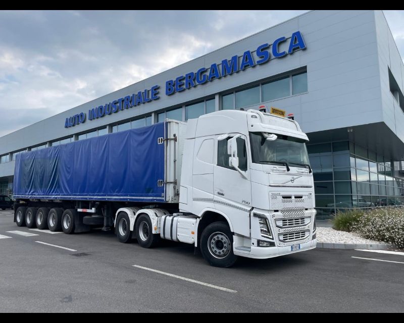 VOLVO TRUCKS VOLVO FH 13 750 CV TRE ASSI ECCEZZIONALE  - AUTO INDUSTRIALE BERGAMASCA